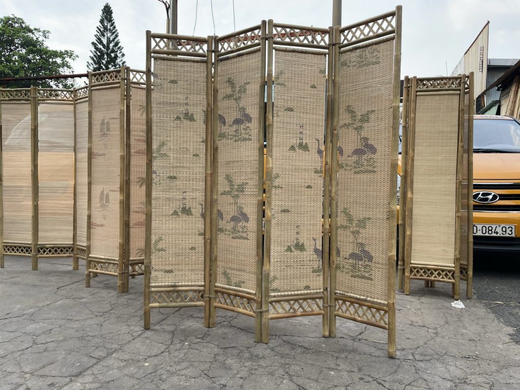 Vách ngăn bình phong/Bình phong tre họa tiết cánh cò phong thủy gấp làm 4 kích thước 1.8m x 1.6m