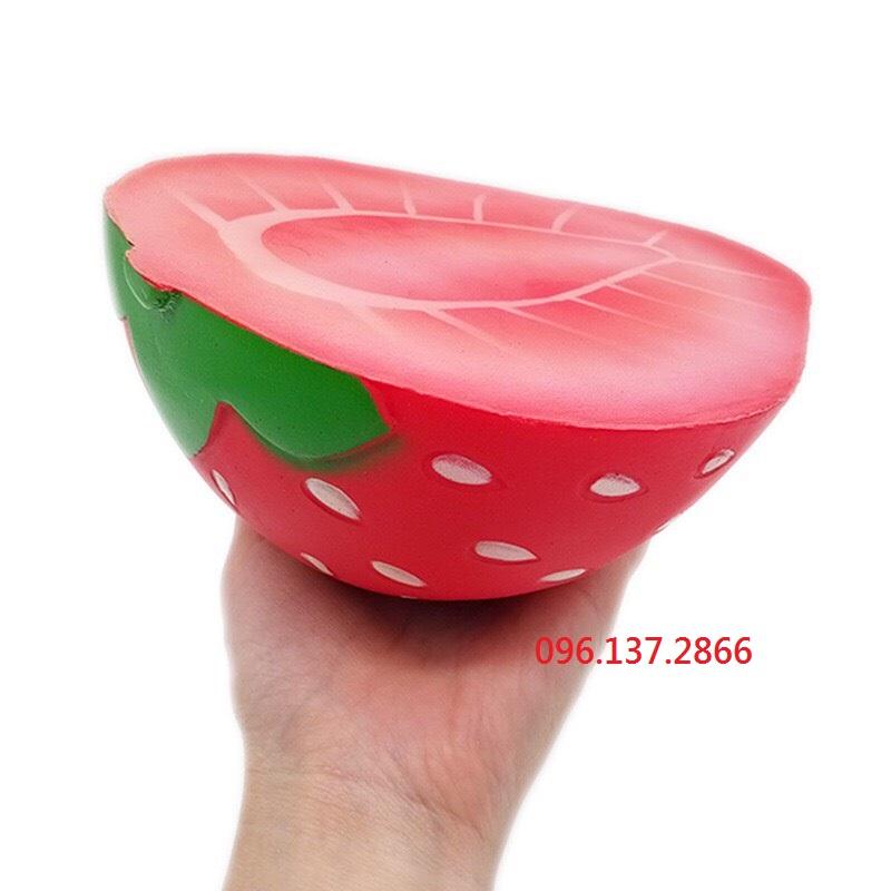 Squishy nửa quả dâu tây to bự