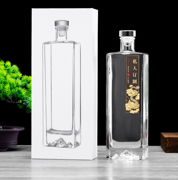 Chai thủy tinh vuông đáy núi nắp thủy tinh 500ml