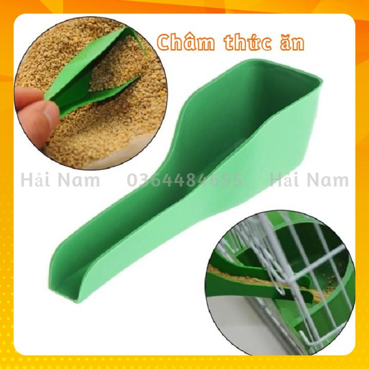 Thìa Xúc Cám Cho Chim, Châm thức ăn cho chim tiện dụng tránh bị đổ thức ăn ra ngoài