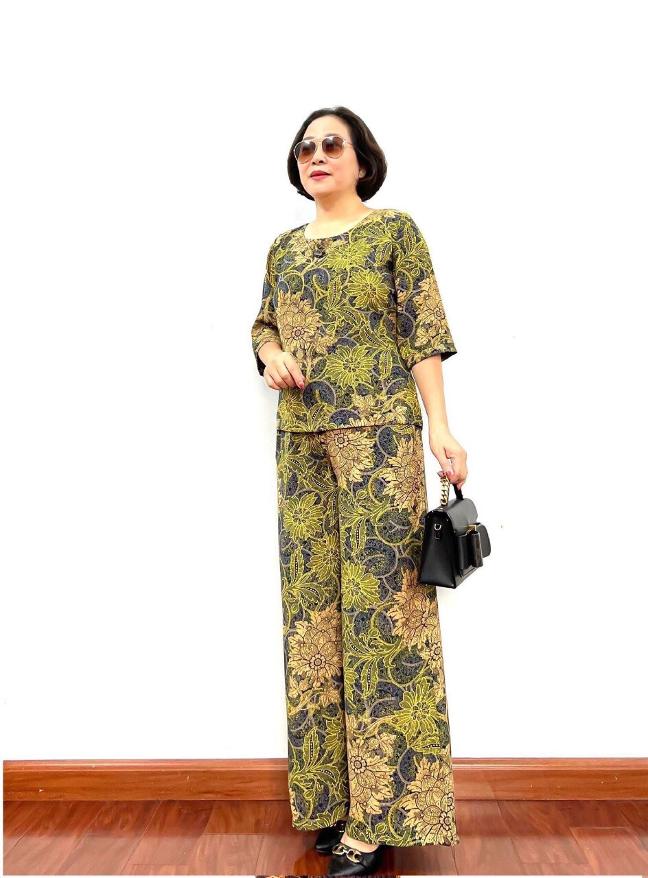 Đồ Bộ Trung Niên - Áo tay lỡ quần ống rộng chất cát lụa hàn châu