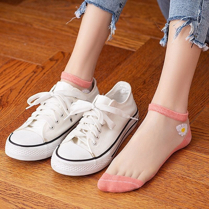 Tất lưới hoa cúc