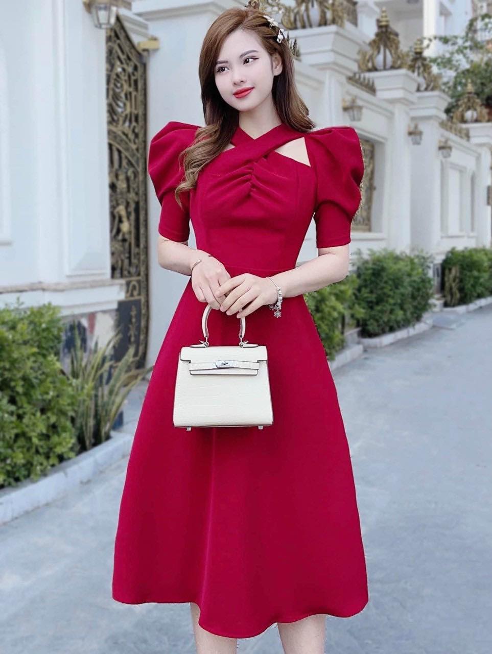 Đầm xòe 2 dây xếp ly màu đỏ dễ thương | Đầm xòe đẹp | Phong cách thời  trang, The dress, Áo quần hiệu