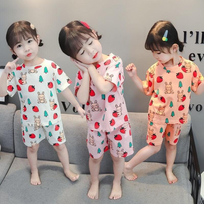 [MẪU MỚI] BỘ CỘC TAY CHẤT COTTON MỀM MÁT HỌA TIẾT THỎ DÂU SIÊU CƯNG CHO BÉ YÊU 6-18KG. YURI BABY SHOP