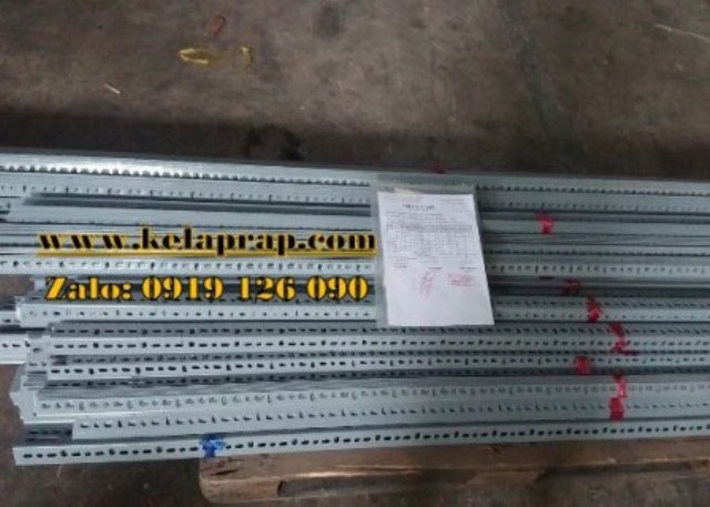 Thép lỗ V4x4 - Dày 1.5ly - Sơn tĩnh điện màu xámi. KT: 0.75m/0.9m/1m/1.2m.  Nhận cắt miễn phí theo quy cách yêu cầu