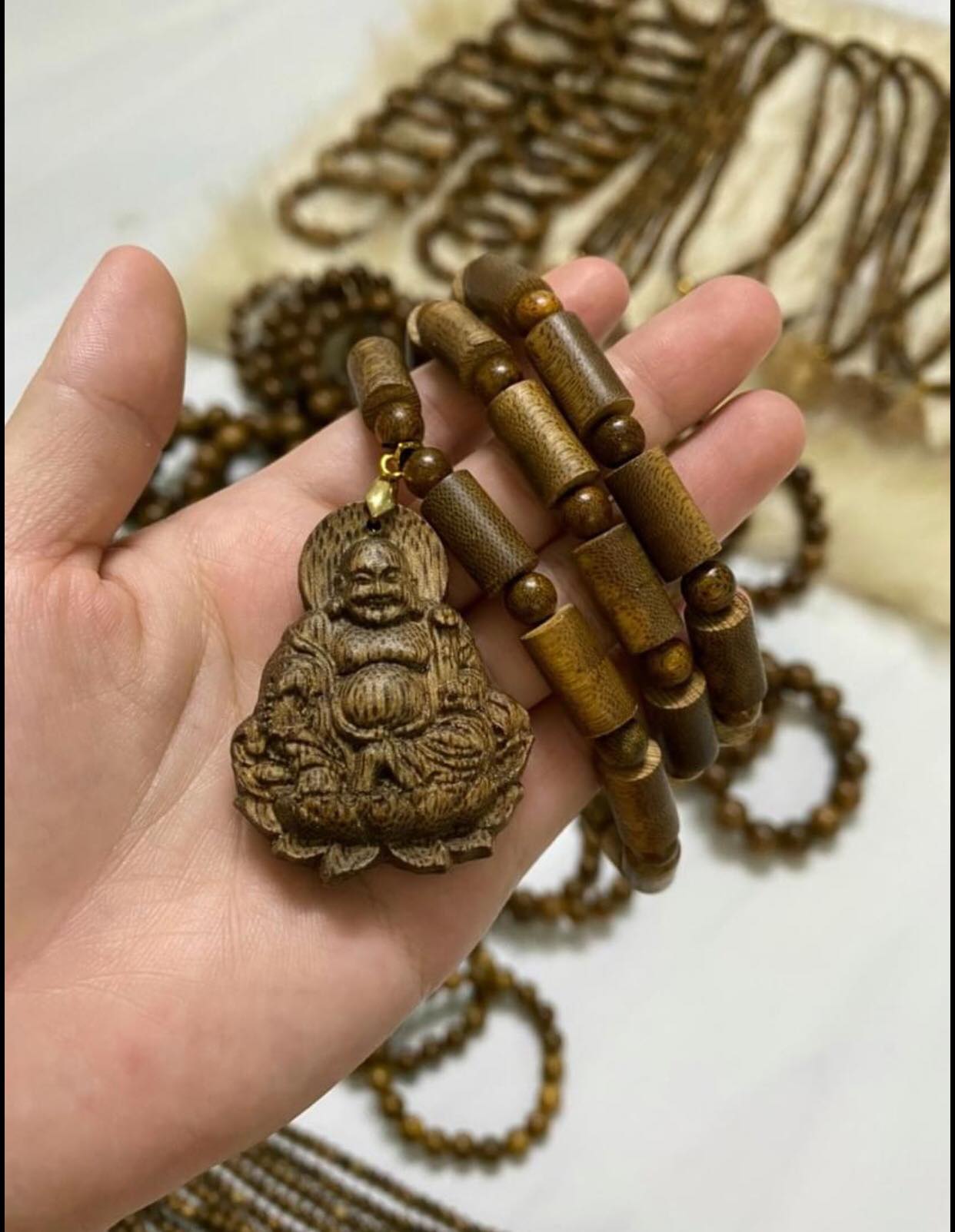 Dây chuyền trầm hương mặt quan âm-di lạc