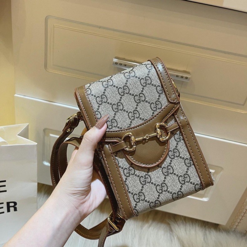 Túi đeo chéo nữ mini xích móc nâu