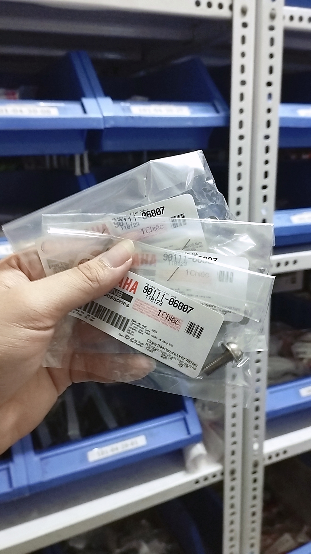 Ốc bắt che pô Exciter 150 chính hãng Yamaha 100%