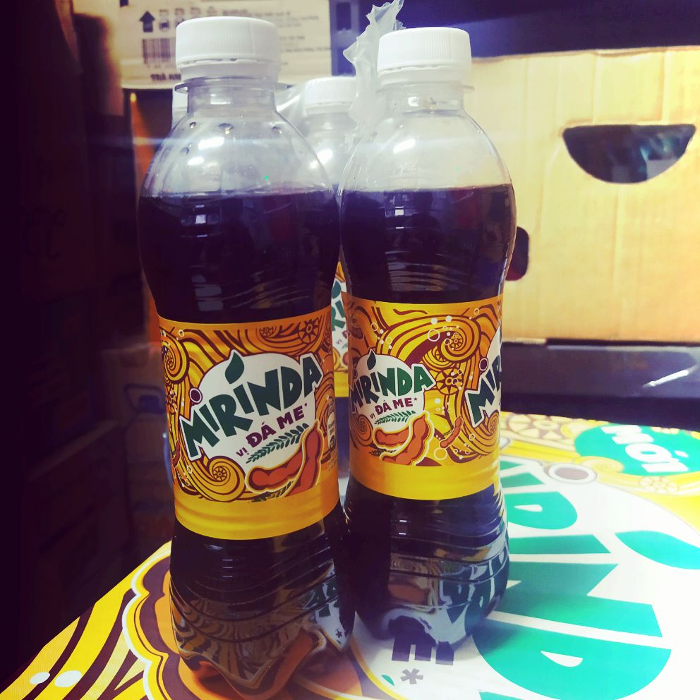 Mirinda vị đá me chai 390ml
