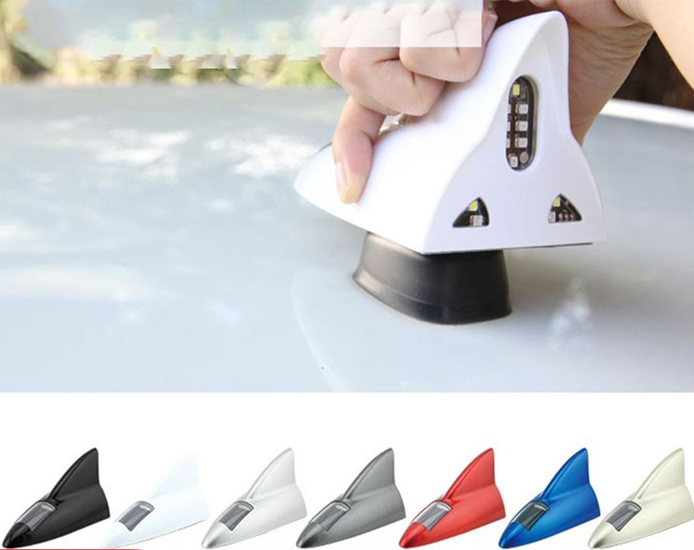 Vây cá anten oto có đèn led phát sáng tích pin bằng năng lượng mặt trời