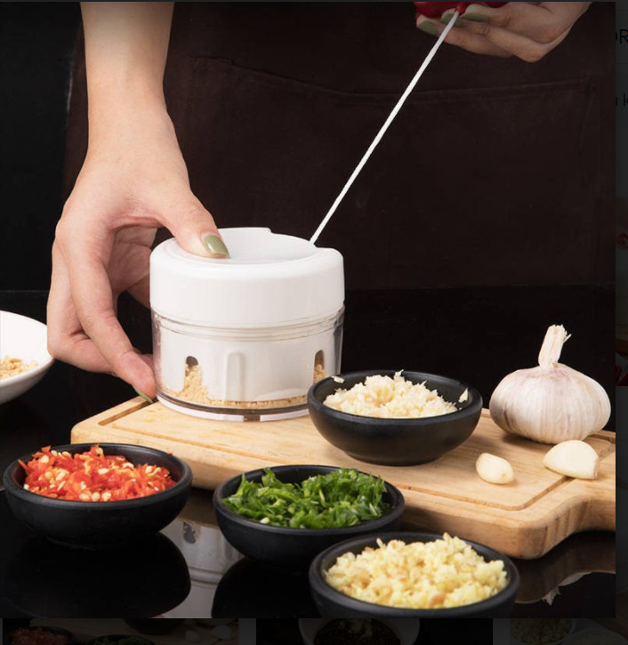 Dụng cụ xay tỏi ớt đa năng - Dụng cụ xay tỏi ớt cầm tay đa năng thế hệ mới, Xay tỏi ớt kéo tay mẫu mới, Máy xay tỏi ớt cầm tay mini, Dụng cụ xay/nghiền tỏi, ớt ,rau ,củ.. Hỗ trợ đổi trả 7 ngày