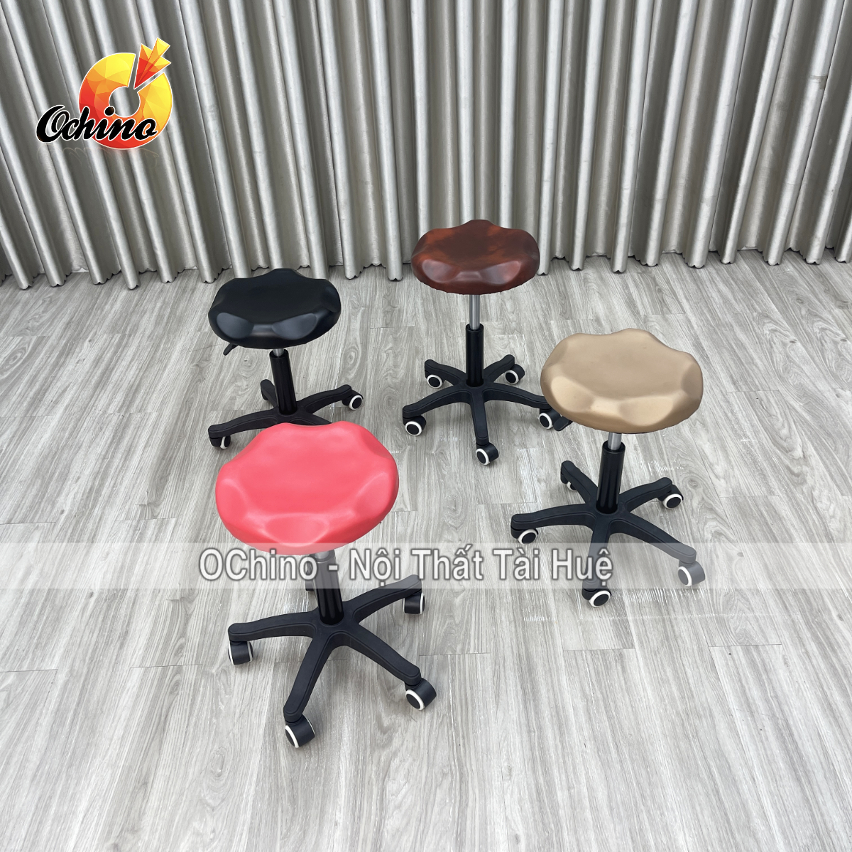 ( FREE SHIP ) Ghế Cắt Tóc, Spa Nhỏ Gọn Mẫu Tròn Vát Chân Nhựa Đen Nhỏ Điều Chỉnh Chiều Cao 44-57cm Xoay 360 độ (Có Sẵn)