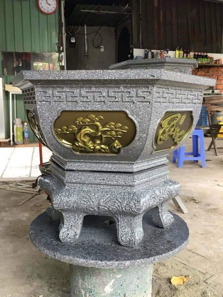 Khuôn chậu lục giác 45cm dáng bầu , khuôn đầy đủ lòng trong, hàng việt nam dày dặn, chắc chắn.