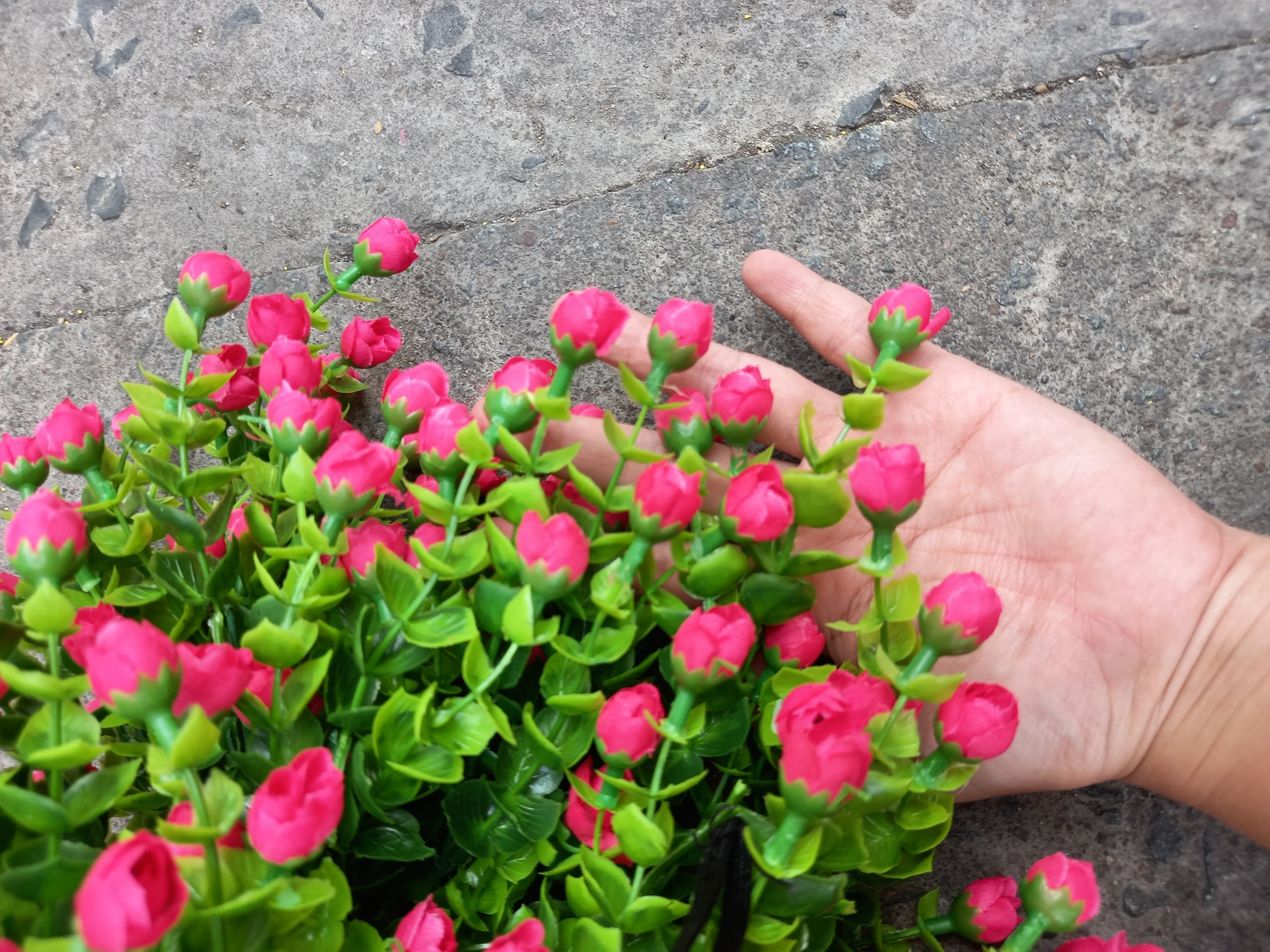 [HCM]1 Bụi hoa hồng tỷ muội giả 6 nhánh - Hoa giả - Hương Flower