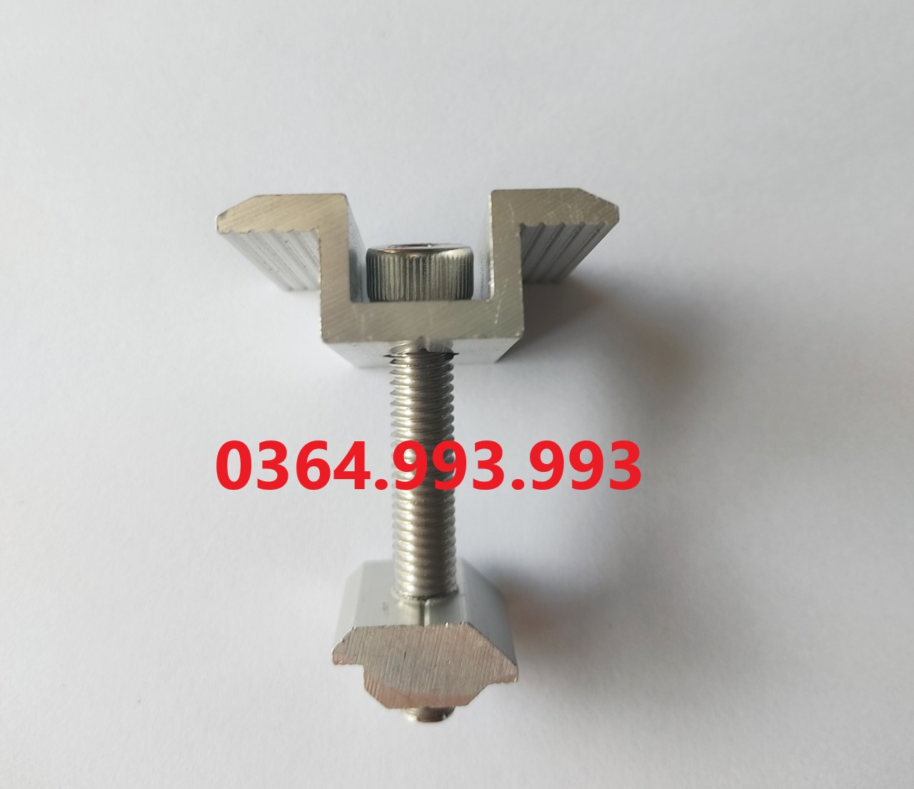 Kẹp giữa của Tấm pin năng lượng mặt trời. Dùng cho NLMT. Chất liệu: Nhôm