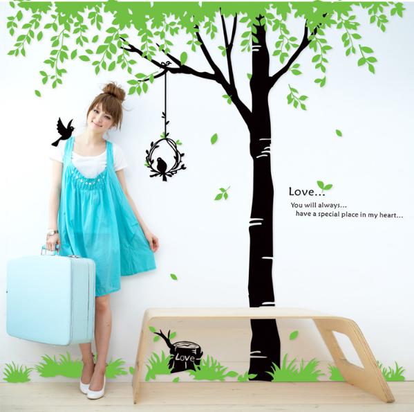 Decal trang trí tường - Thân cây lớn vòng nguyệt quế chữ LOVE