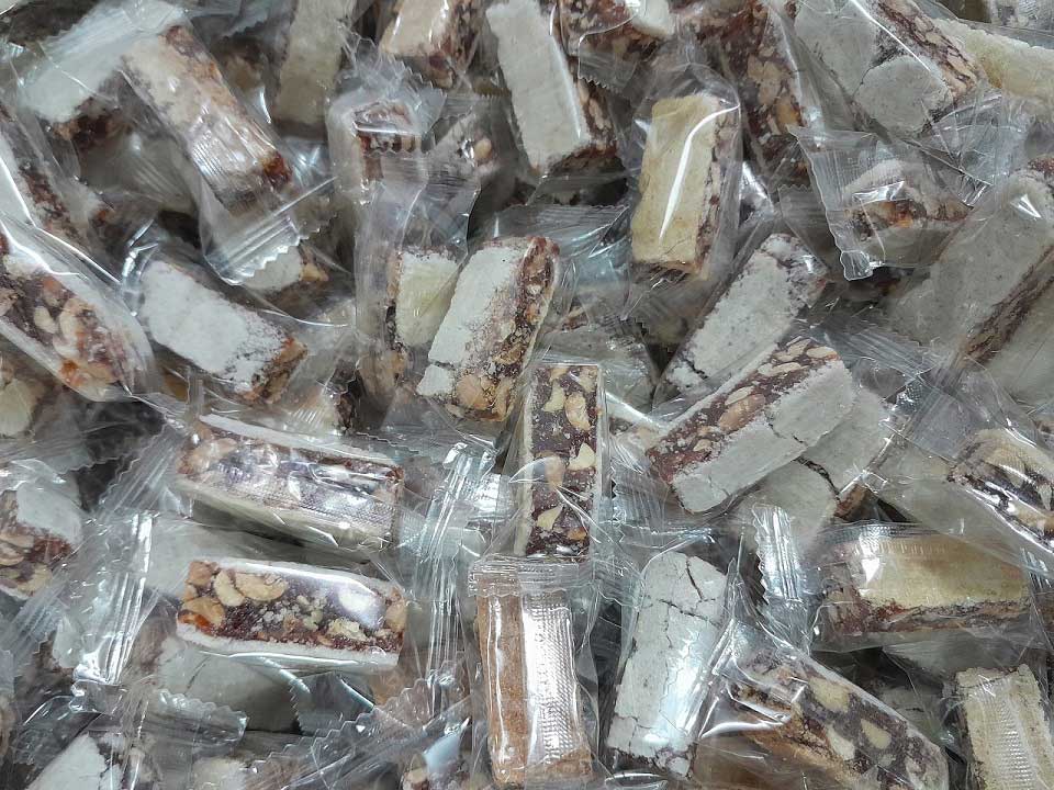Kẹo Chuối Gừng Mè Đậu Phộng Bánh Tráng - Túi 500g - Đặc sản Bến Tre