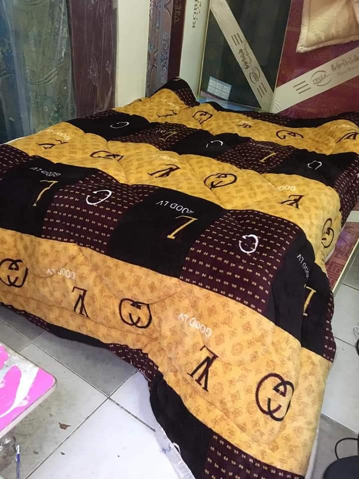 Chăn lông cừu đại hàn cực ấm cực phổng cao cấp , chăn lông cừu đại hàn căng phổng kích thước 2mx2m2  nặng 2,5kg hàng 3 lớp