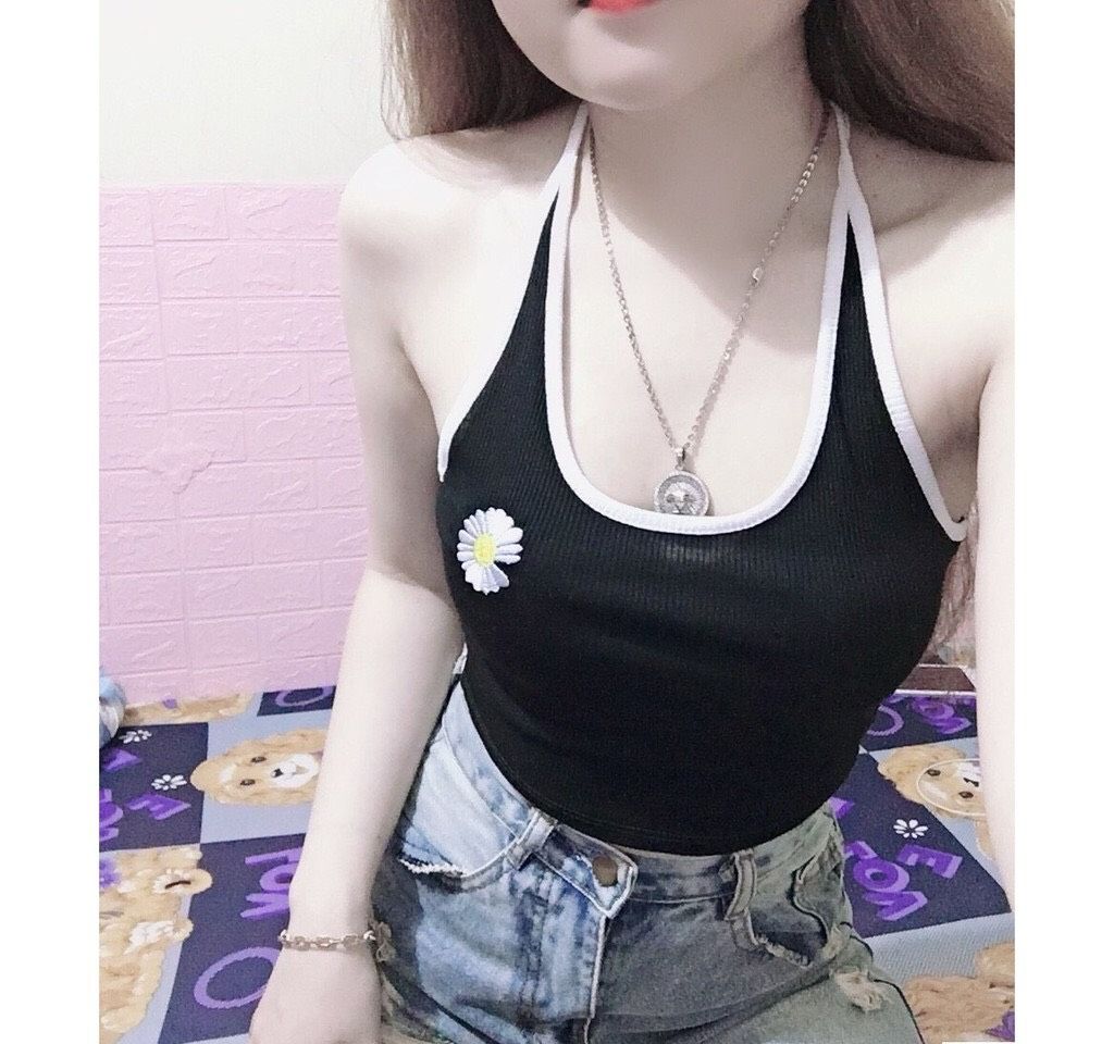 Áo kiểu croptop thêu hoa cúc dễ thương