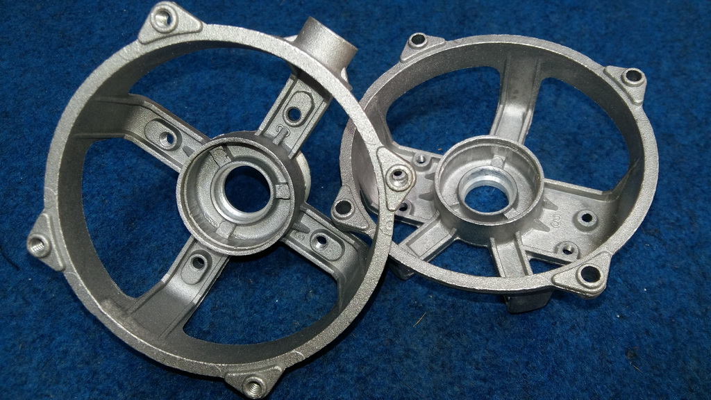 Khung motor quạt gió dân dụng, đã phay lỗ 16mm, dùng chế vòng bi 1680 (688) thay thế cho bạc thau thông dụng.