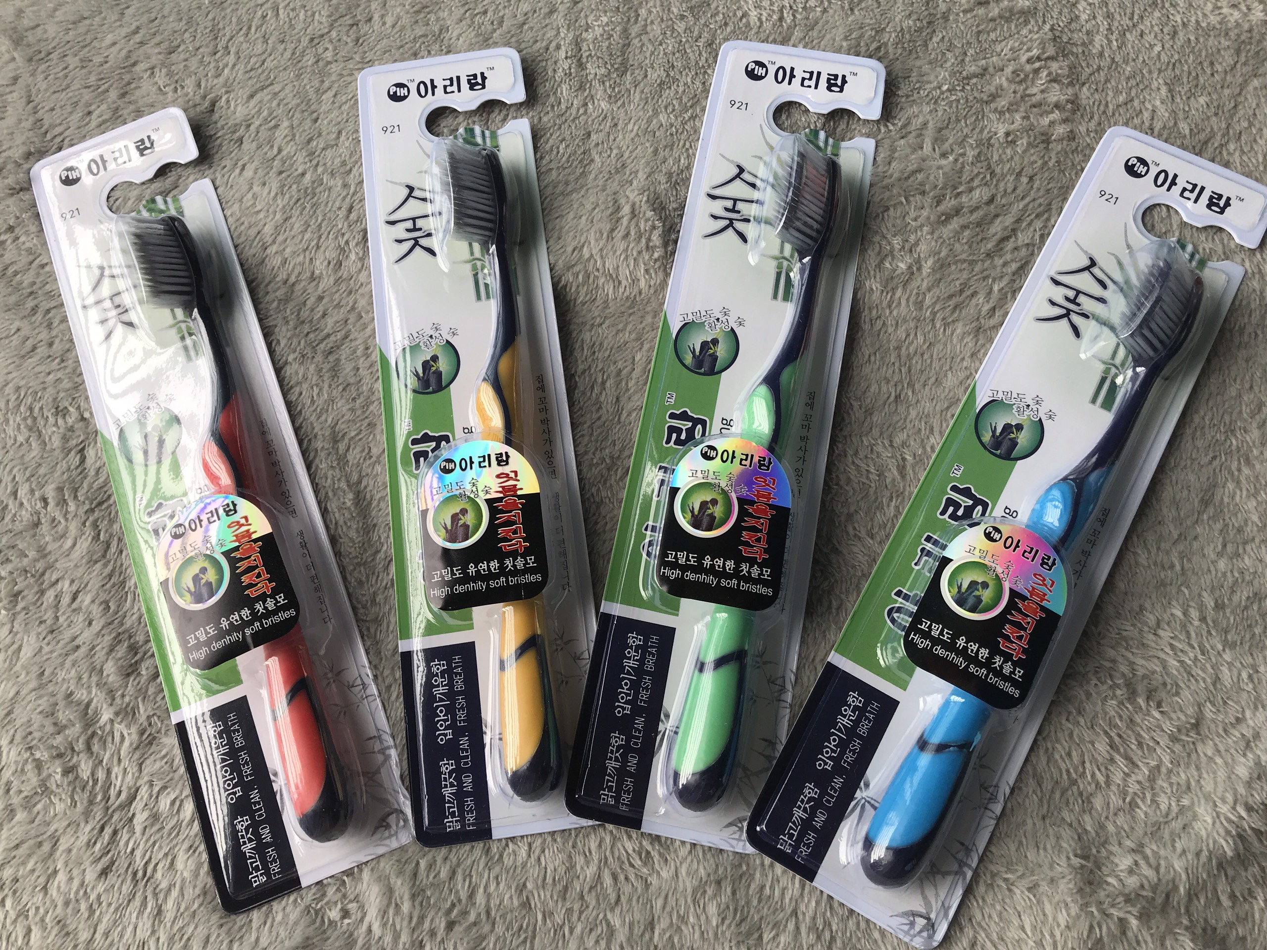 [HCM][TẶNG DỤNG CỤ CẠO LƯỠI] Bàn Chải Đánh Răng Than Tre Cao Cấp Hàn Quốc