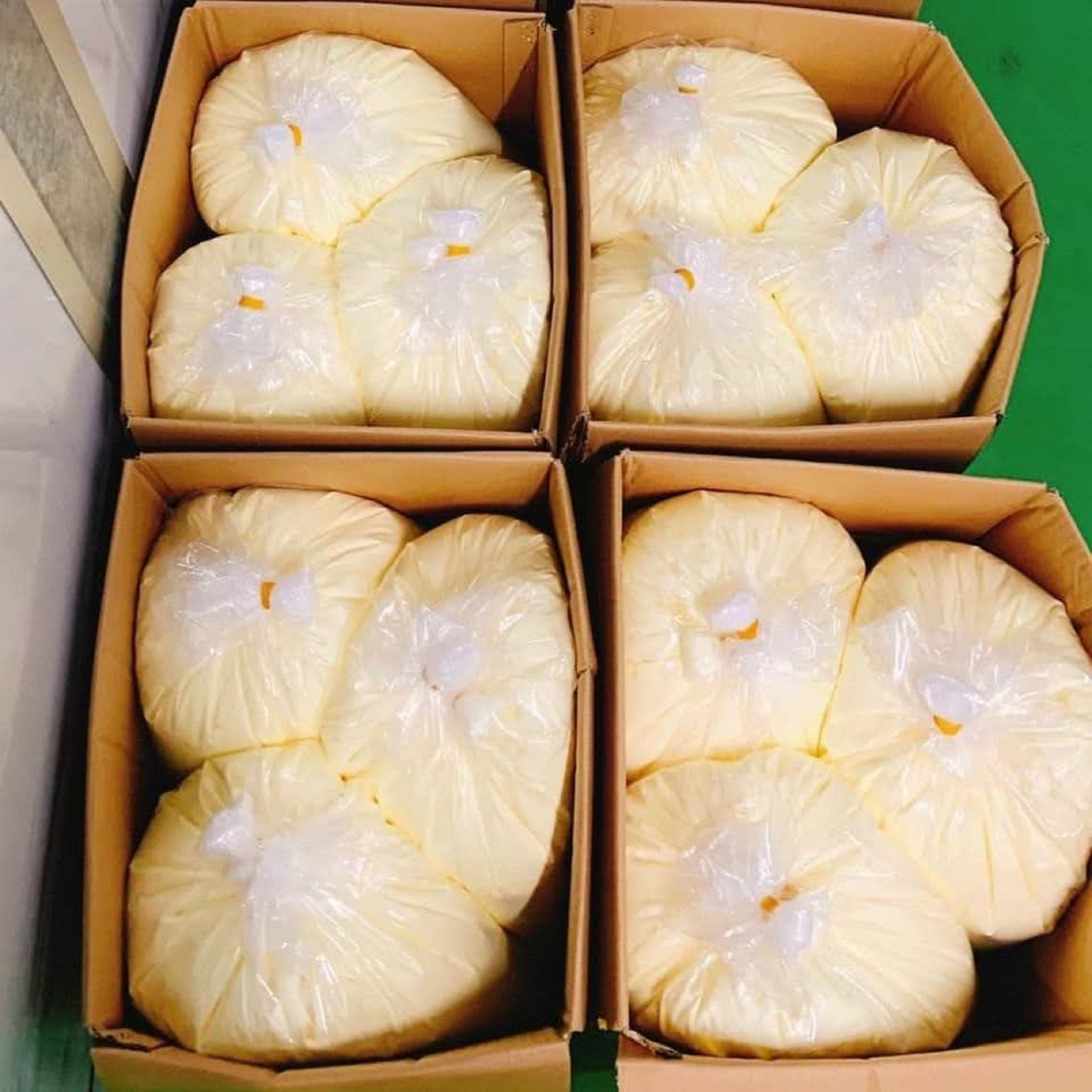 1Kg kem body trắng da cốt dẻo có makup hàng xịn