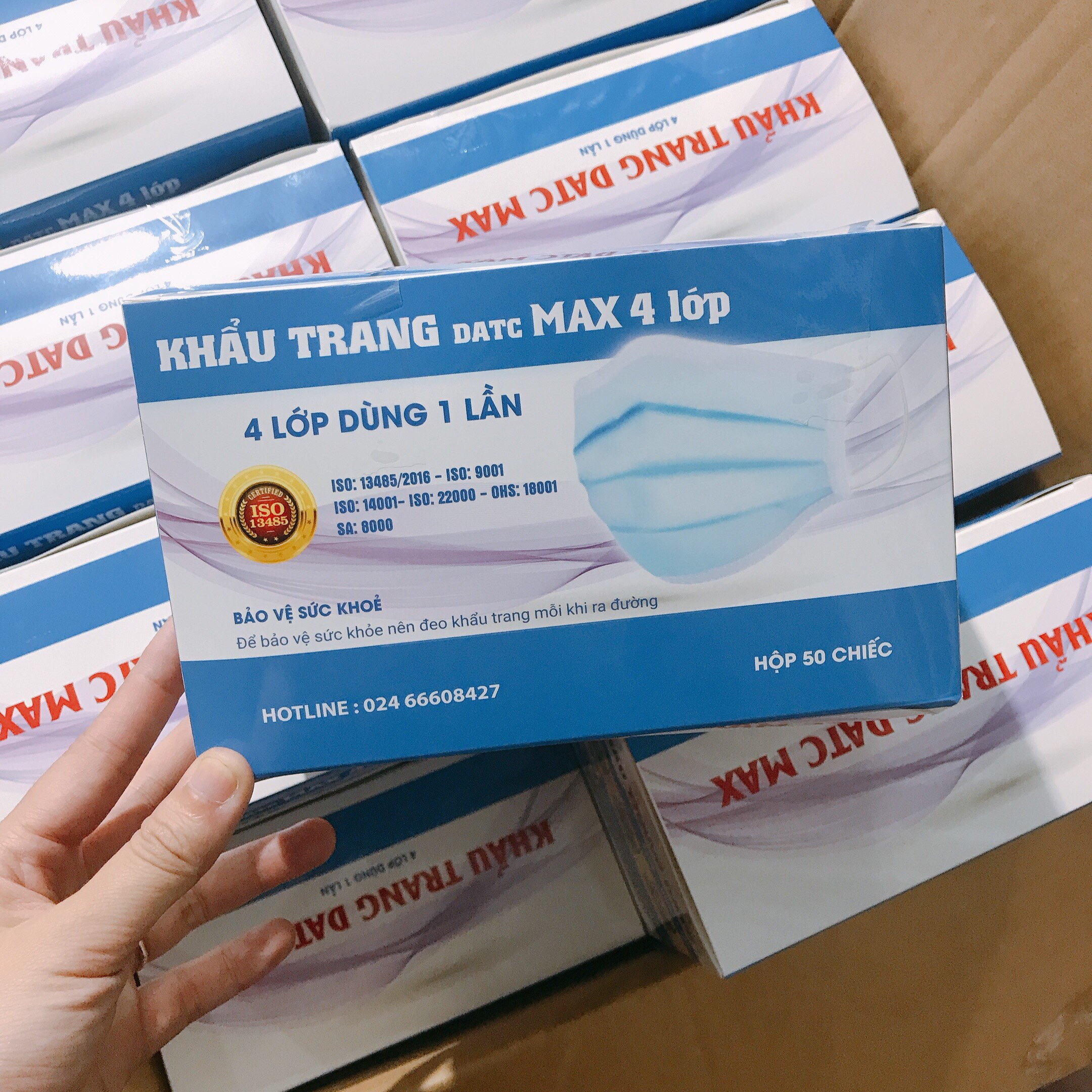 Hộp 50 cái khẩu trang màu xanh 4 lớp datc mask
