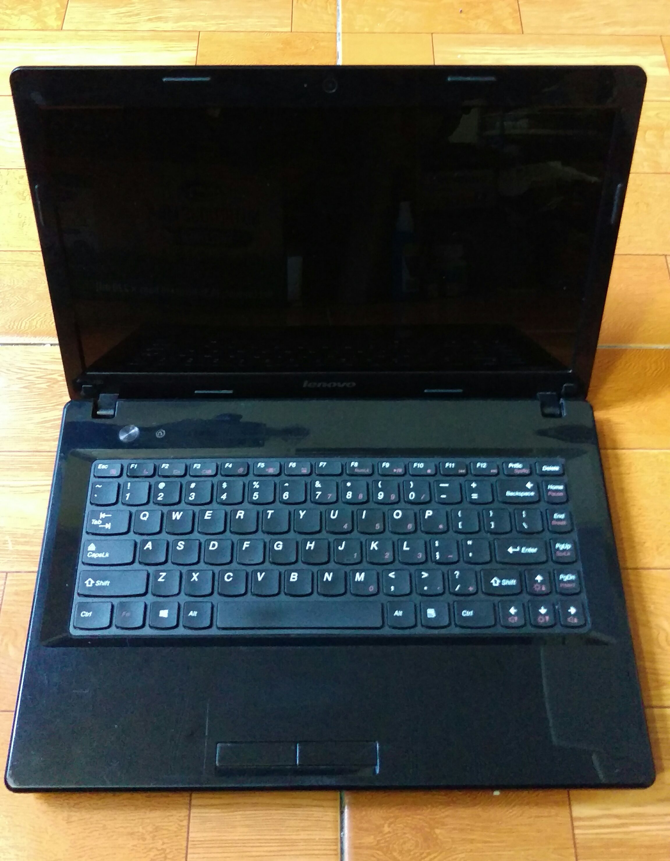 Laptop Lenovo cấu hình cao, chíp Intel Core I3, Ram 4G, SSD 120G dùng làm văn phòng, học tập, giải trí, chơi game nhẹ
