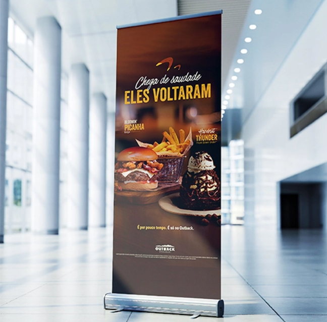 Standee cuốn nhôm loại thường giá rẻ