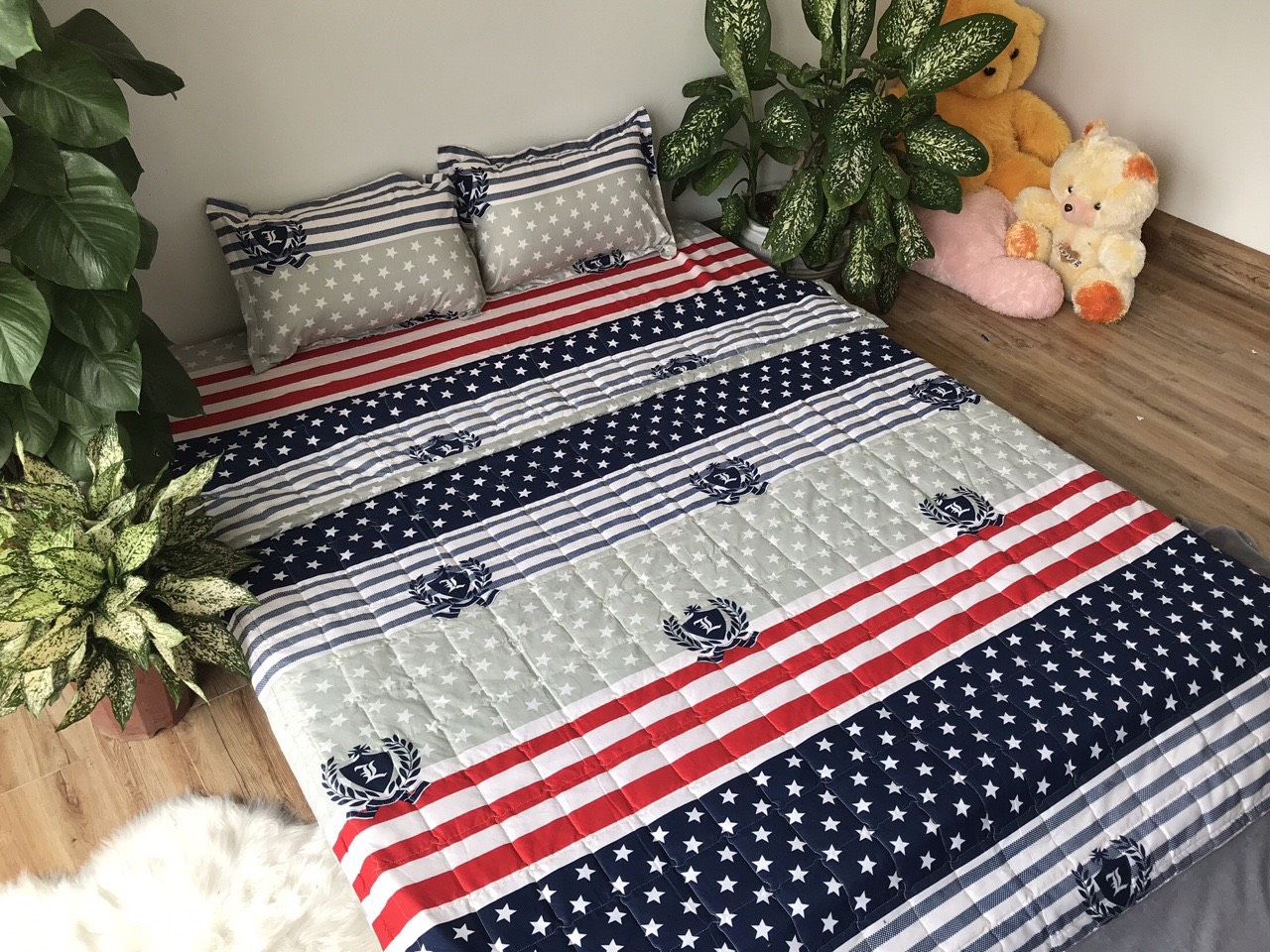 Chăn hè thu trần bông 3 lớp cotton poly 1m8 mẫu cờ mỹ