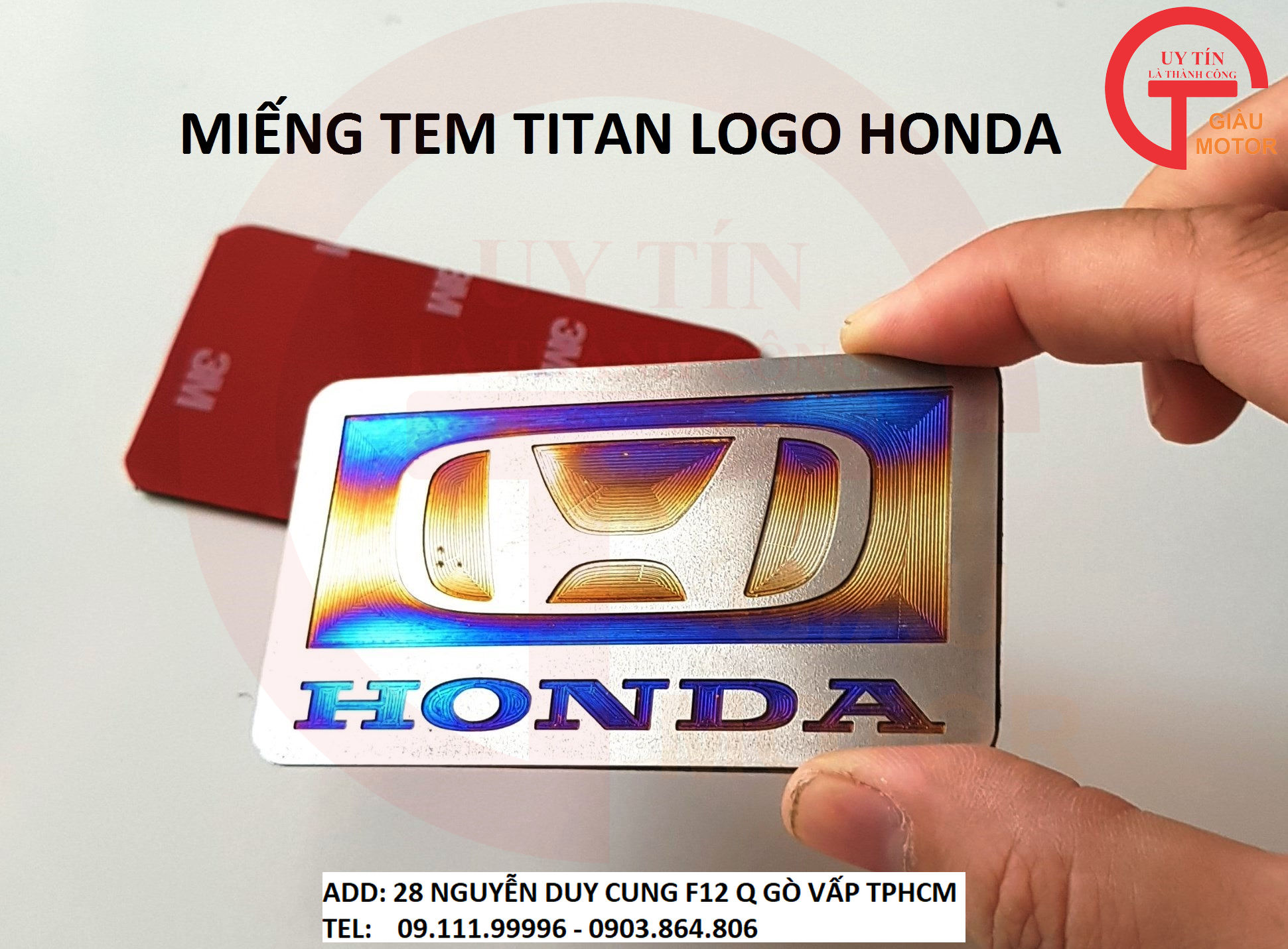 Miếng tem titan dán dè con honda air blade ,vario logo honda