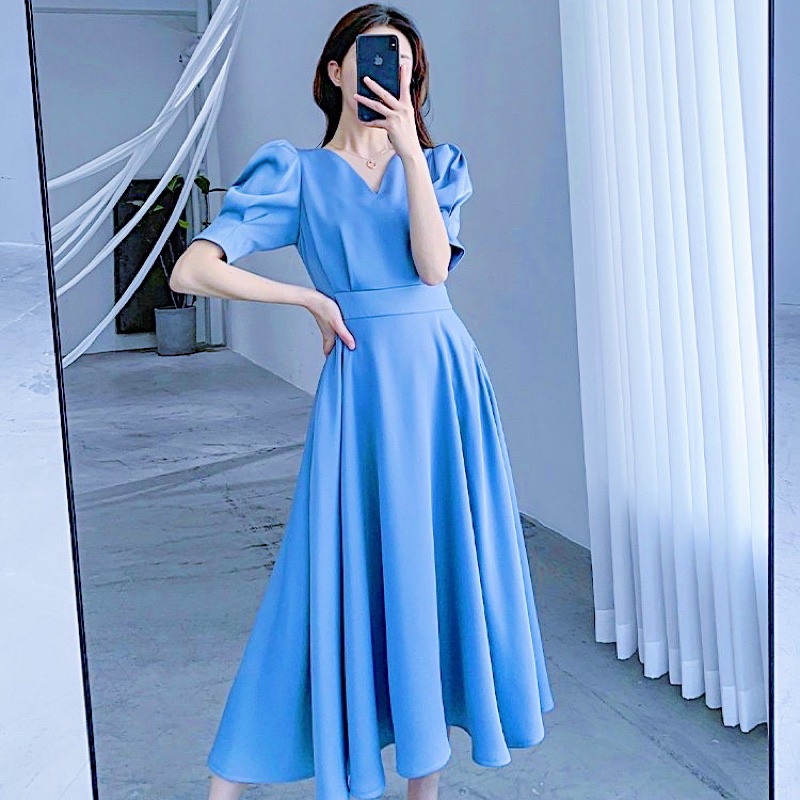 Đầm xanh cổ V form dài