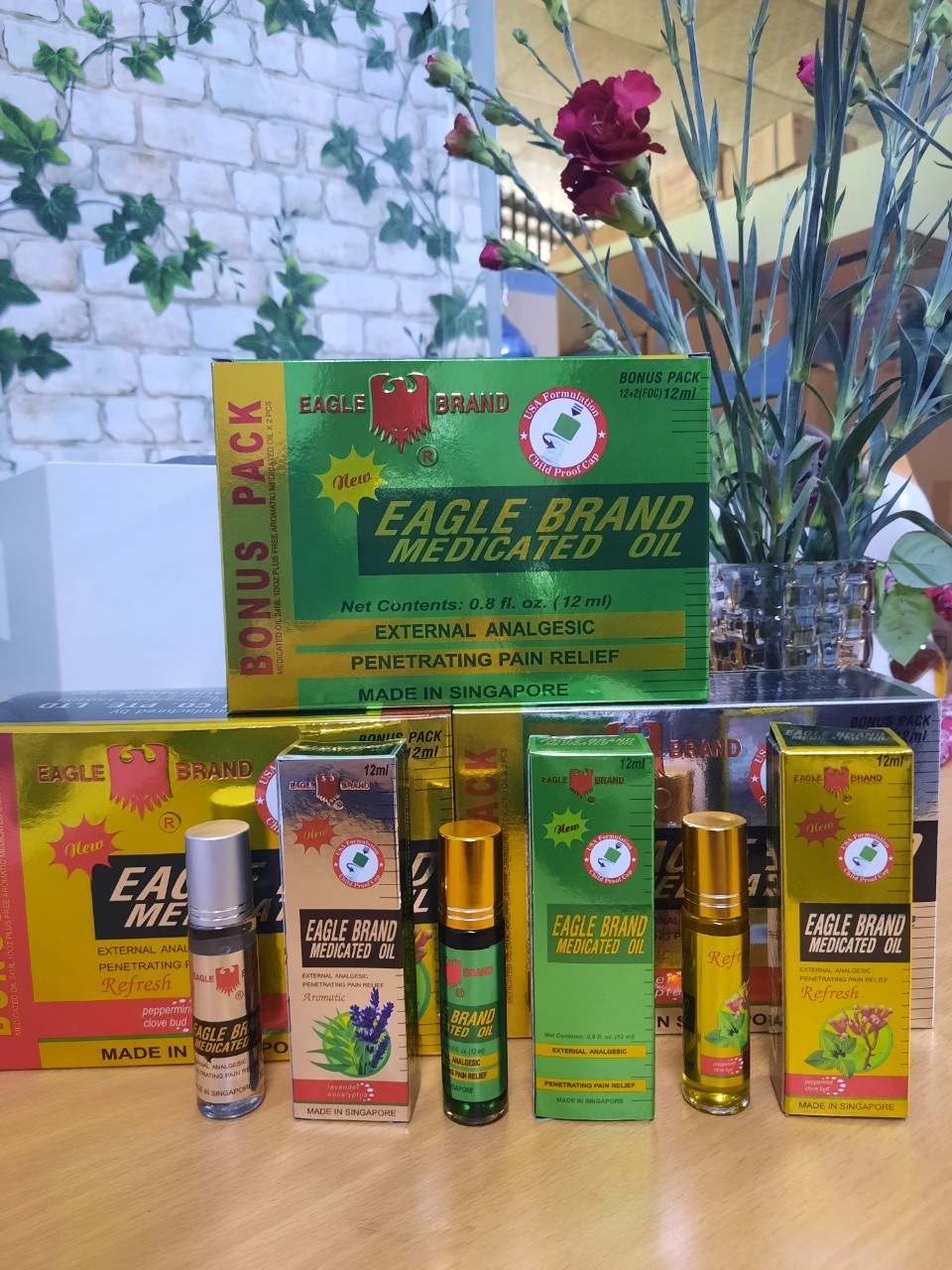 Dầu gió con ó eagle brand singapore dạng lăn 12ml - chính hãng - moonshop