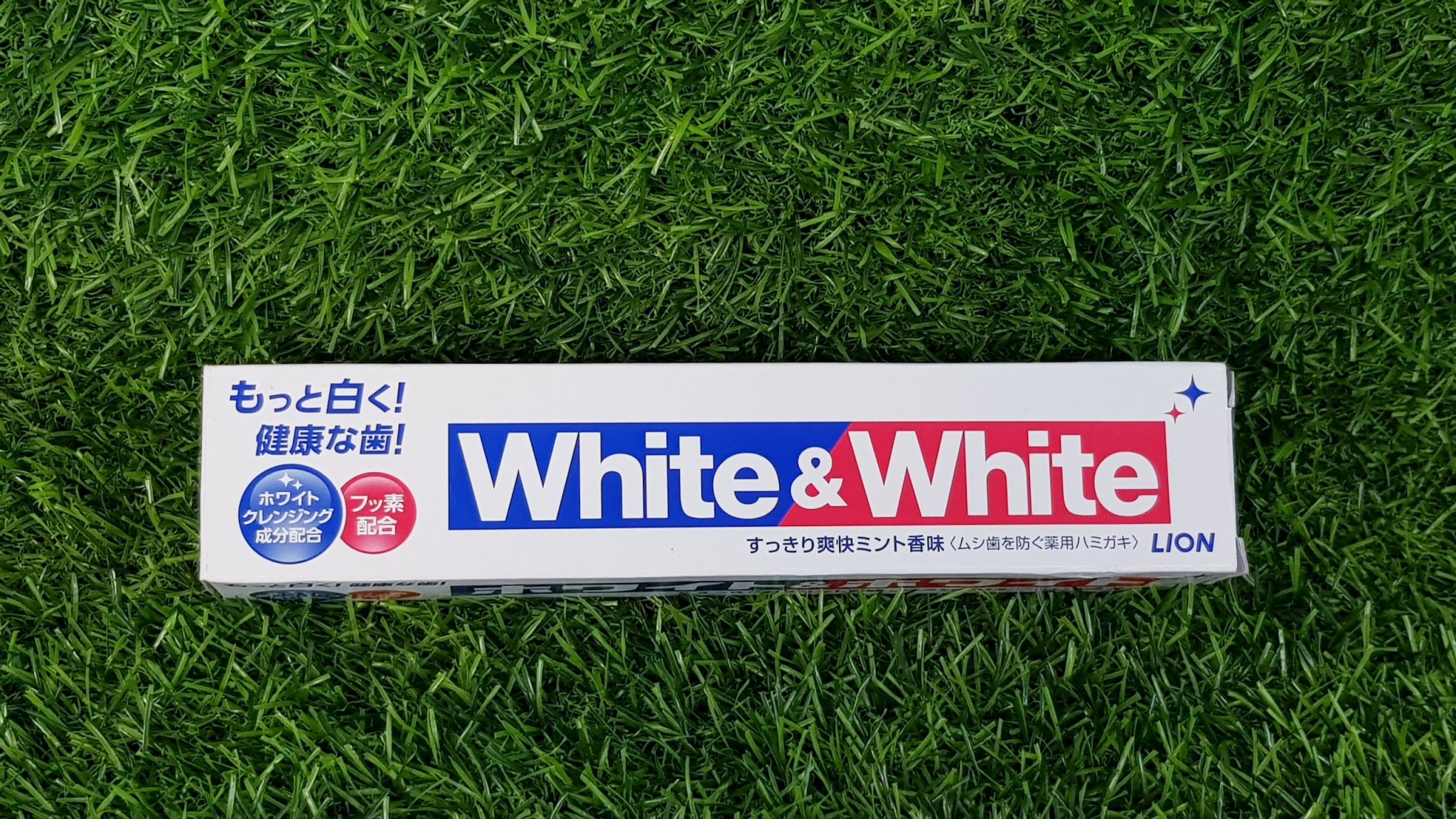 Kem đánh răng White & white Lion 150g