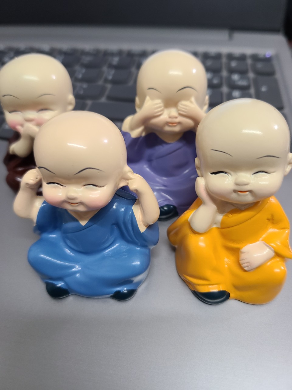 Bộ Tượng 4 Không , Không Nghe, Không Nói, Không Nhìn, Không Nghĩ