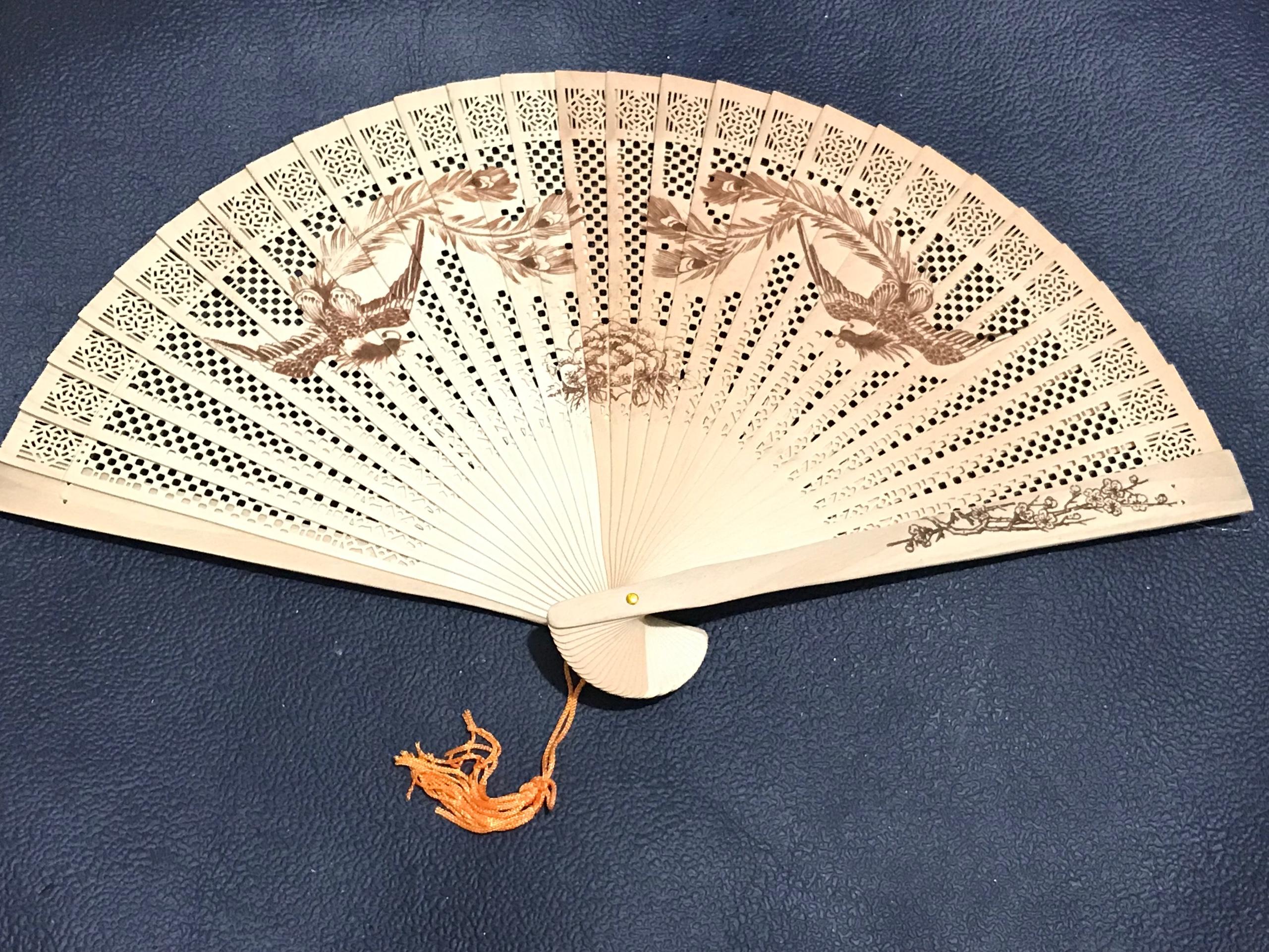 Quạt cổ trang gỗ thơm in hình song phụng đồ cổ trang trung quốc cổ phong cổ đại Quạt xếp cầm tay phong cách Trung Quốc