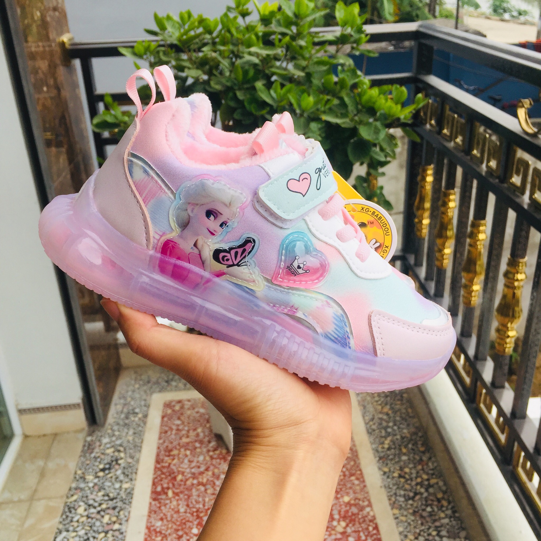 Giày thể thao elsa bé gái size 32-37 lót lông mịn êm ái