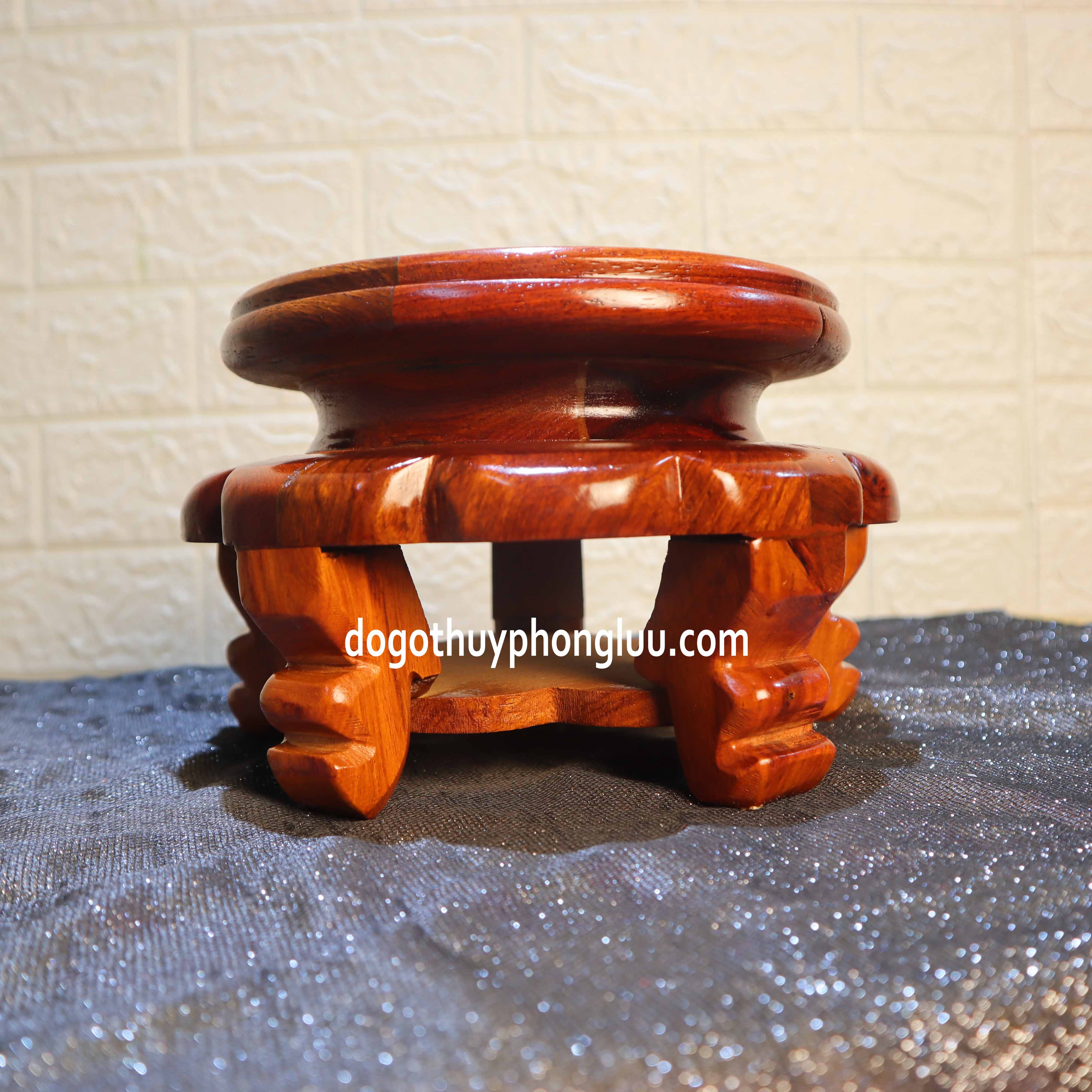 Kỷ tròn chân váy kê tượng gỗ hương nhiều cỡ mặt cao 13cm -18cm