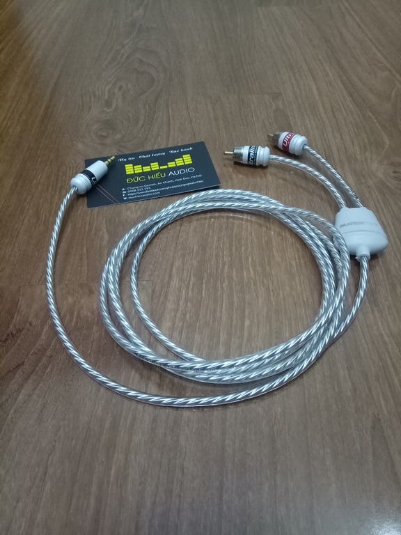 Dây 3.5 ra 2 av ultralink dài 2 mét