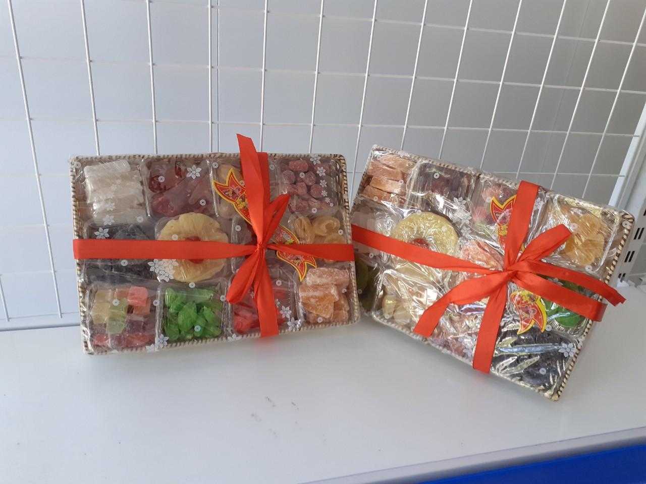 1 Hộp quà tết combo 12 vị ô mai xí muội 1,2 kg loại thượng hạng