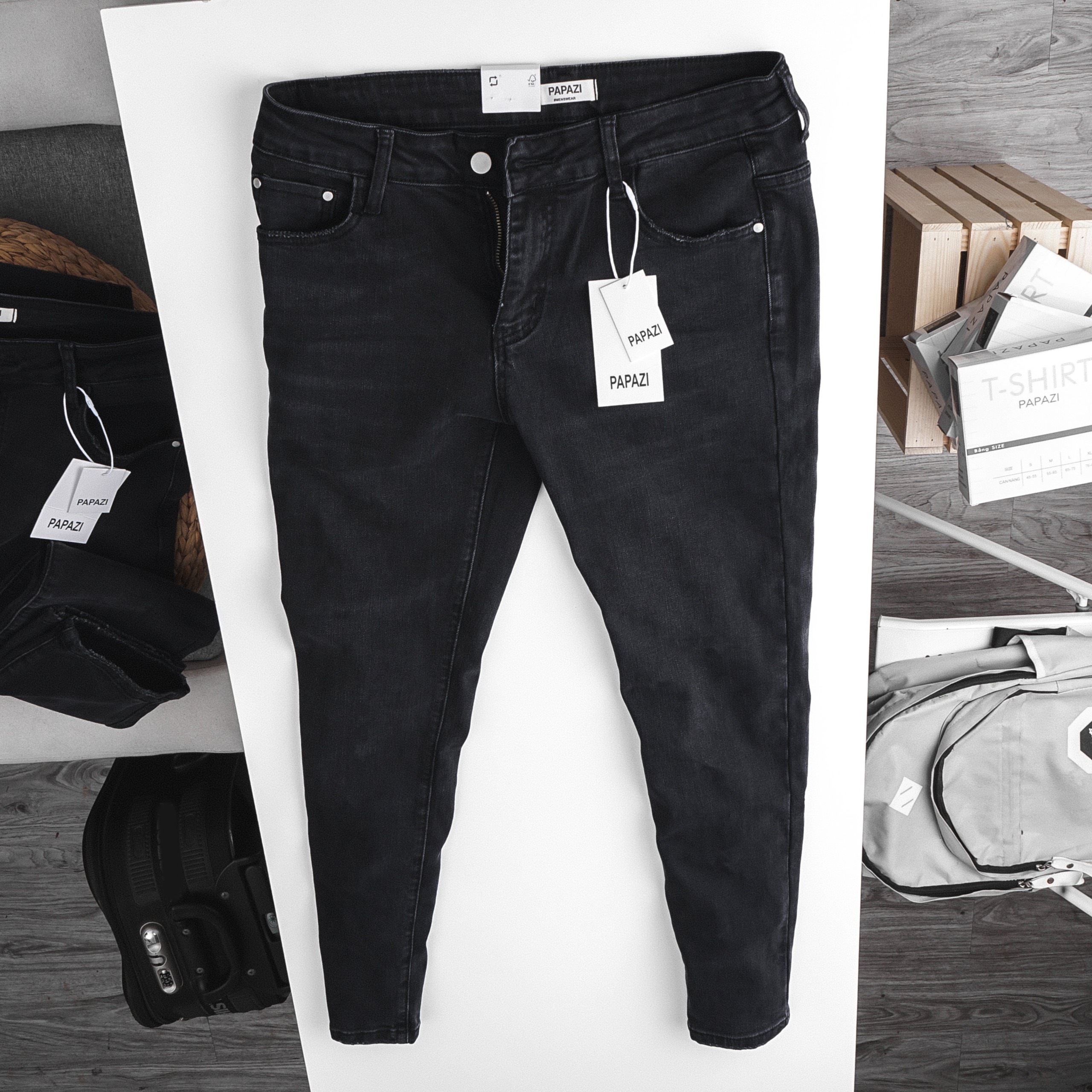 Quần jean nam đen basic đến từ Papazi - Quần bò nam kiểu dáng slimfit phối đẹp mọi kiểu đồ với màu sắc đen tuyền kinh điển