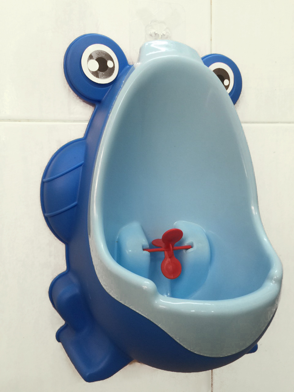 Bô ếch gắn tường cho bé trai đi vệ sinh, cho bé trai