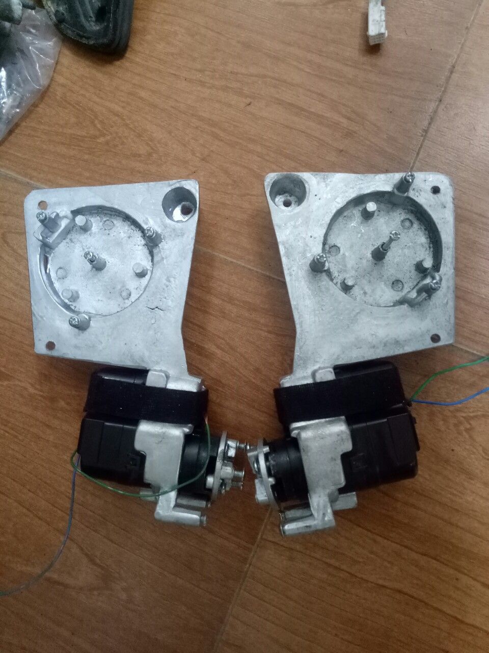Motor gập gương + xương gương nhôm Ford ranger, everest