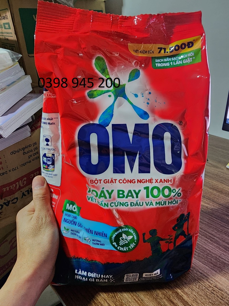 Bột giặt Omo 2,9 kg công nghệ xanh xoáy bay vết bẩn