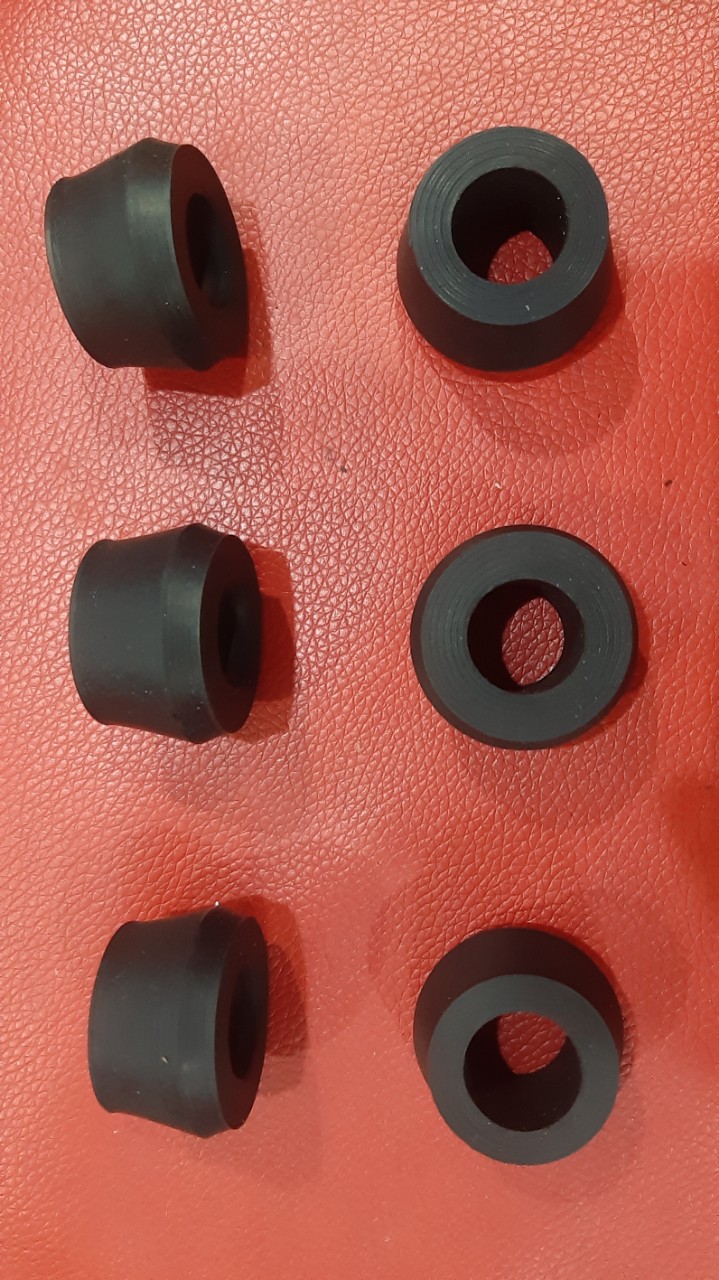 6 cục cao su chân phuộc sau inova ,fotuner ( cao su tiện )