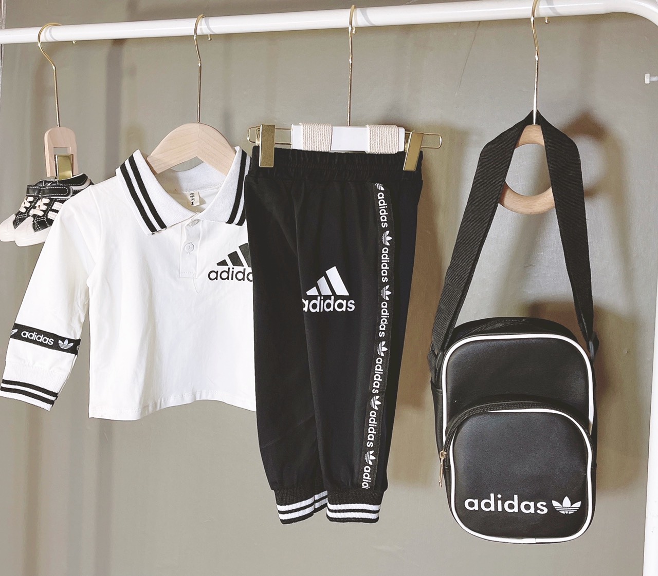 Set bộ đồ cho bé gái, mã thể thao adidas
