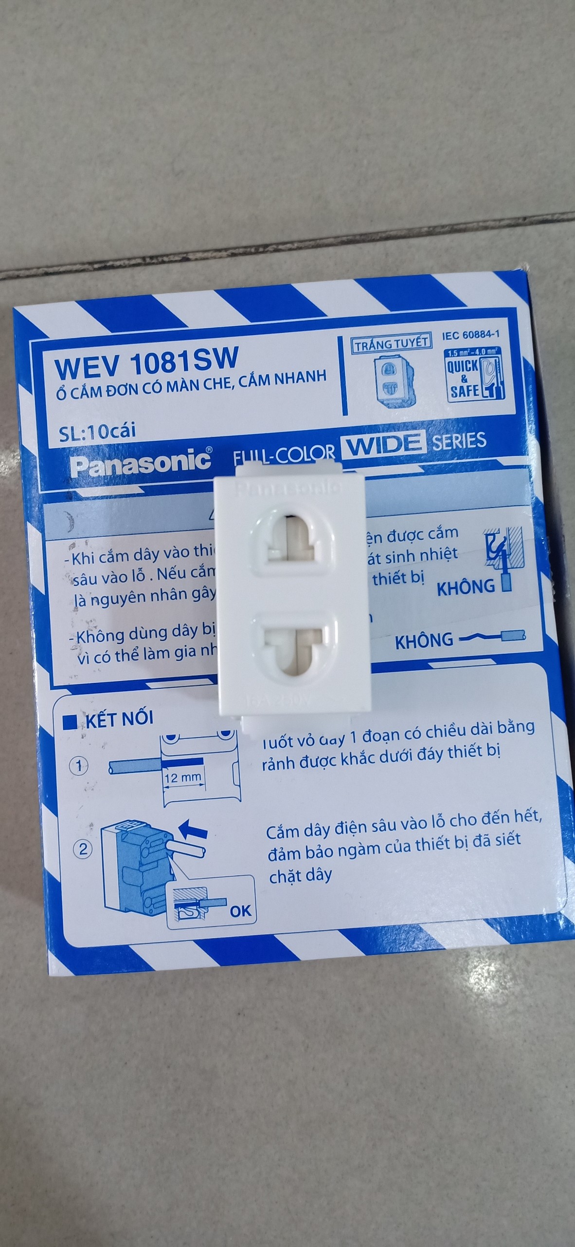 Ổ cắm đơn có màng che màu trắng WEV1081SW, 250VAC-16A - Panasonic - 10 CÁI