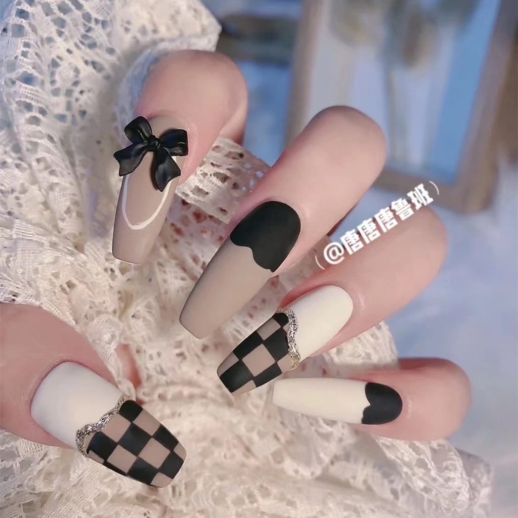Hộp 24 Móng tay giả , nail giả , móng giả A68 (kèm keo dán)