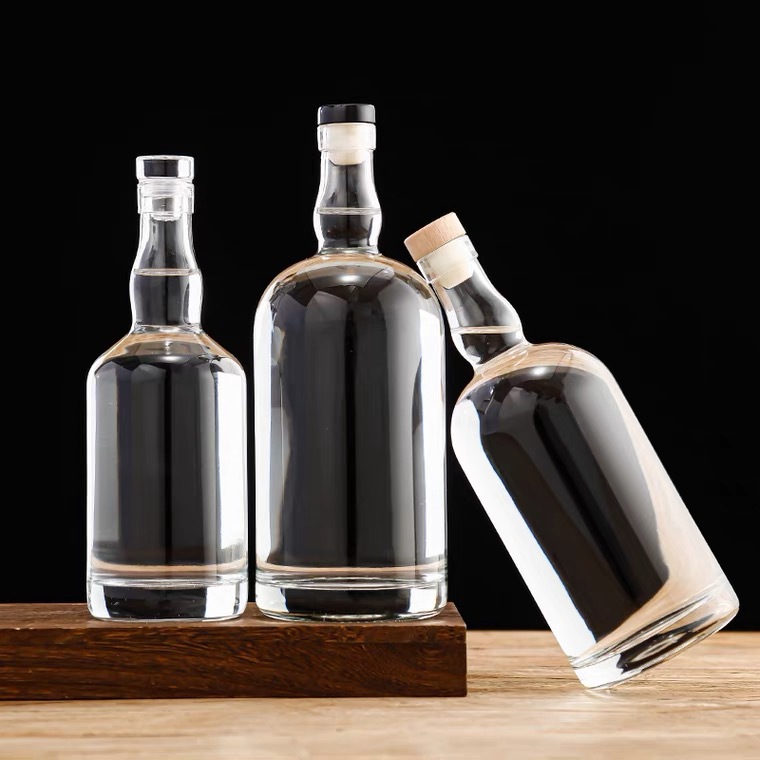 Chai Thủy Tinh Đựng Rượu Vodka cổ bầu 750ml nắp nhựa