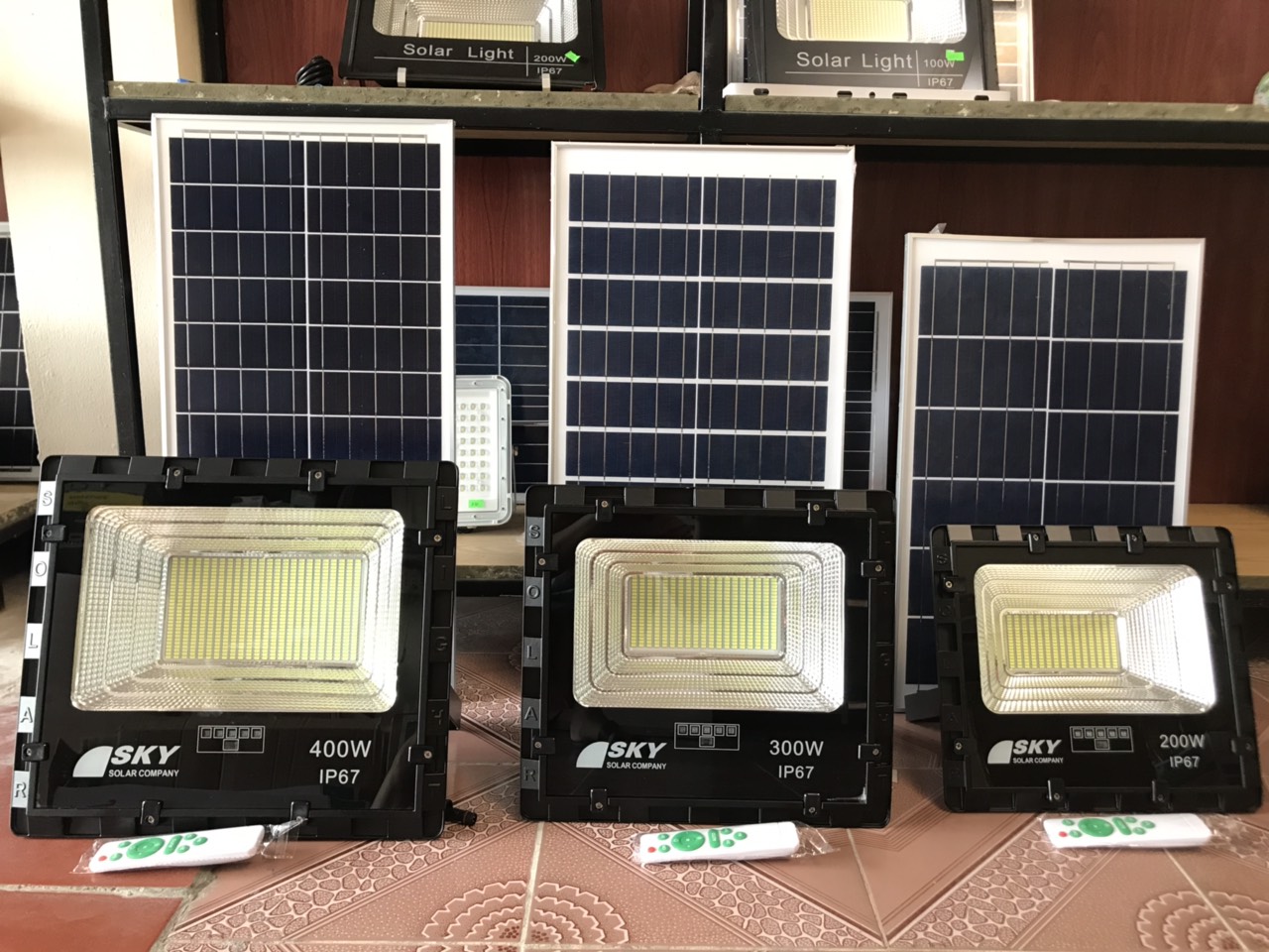Đèn Năng Lượng Mặt Trời 200W-300W-400W Thương Hiệu Sky- Tấm pin rời công suất lớn  có remote dây dài 5m- | Sản phẩm được bảo hành chính hãng 2 năm - Đèn tiết kiệm năng lượng bảo vệ môi trường